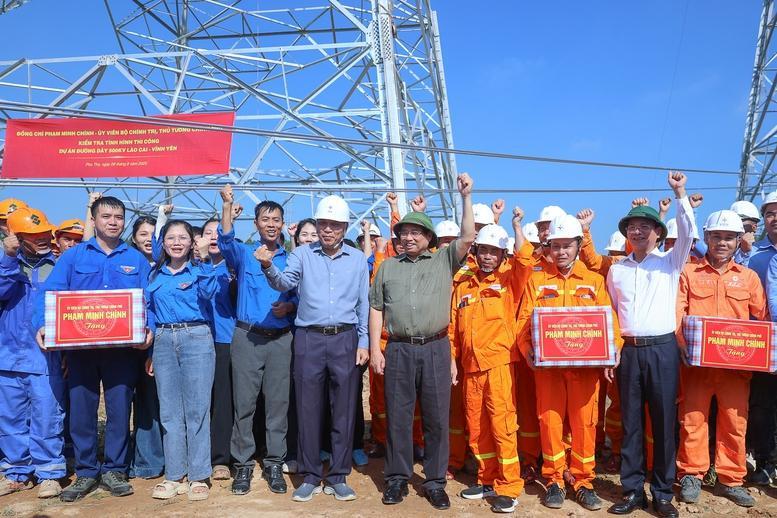 Thủ tướng: Dứt khoát hoàn thành đường dây 500 kV Lào Cai-Vĩnh Yên trong 6 tháng thay vì 2 năm- Ảnh 2. Thủ tướng: Dứt khoát hoàn thành đường dây 500 kV Lào Cai-Vĩnh Yên trong 6 tháng thay vì 2 năm- Ảnh 2.