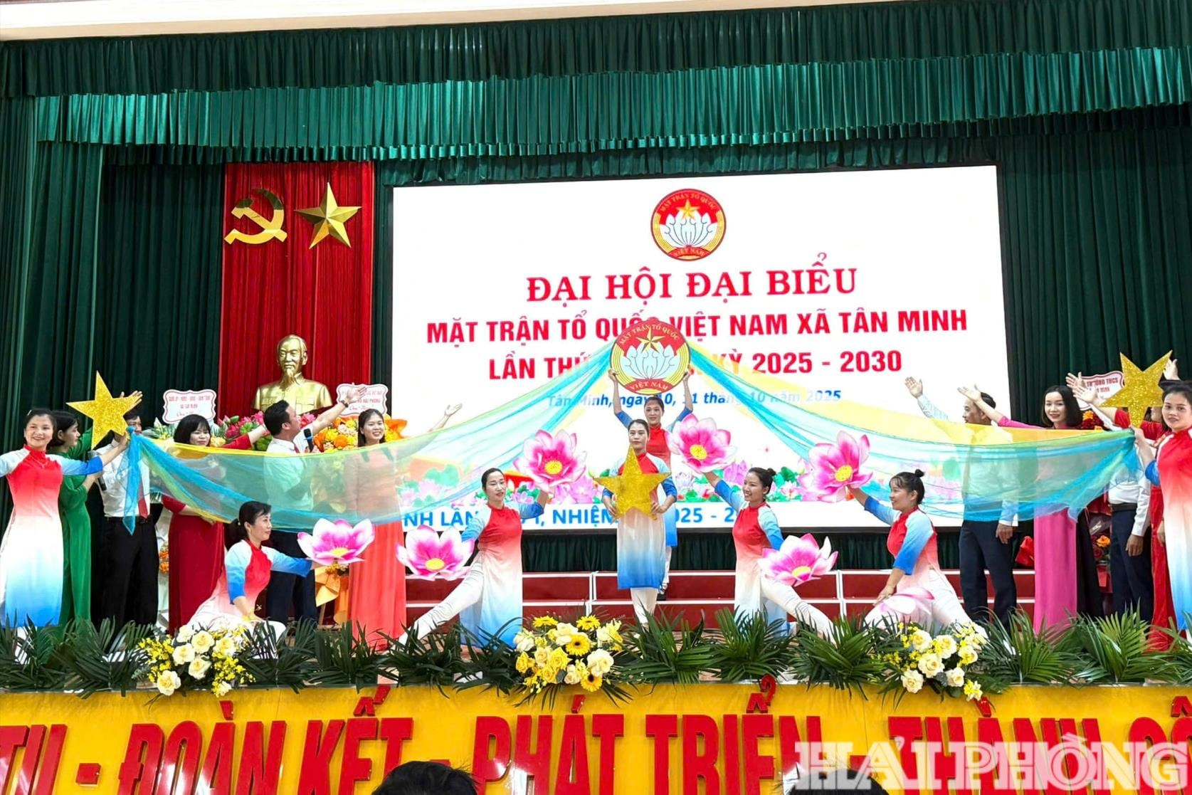 Một tiết mục văn nghệ chào mừng Đại hội.