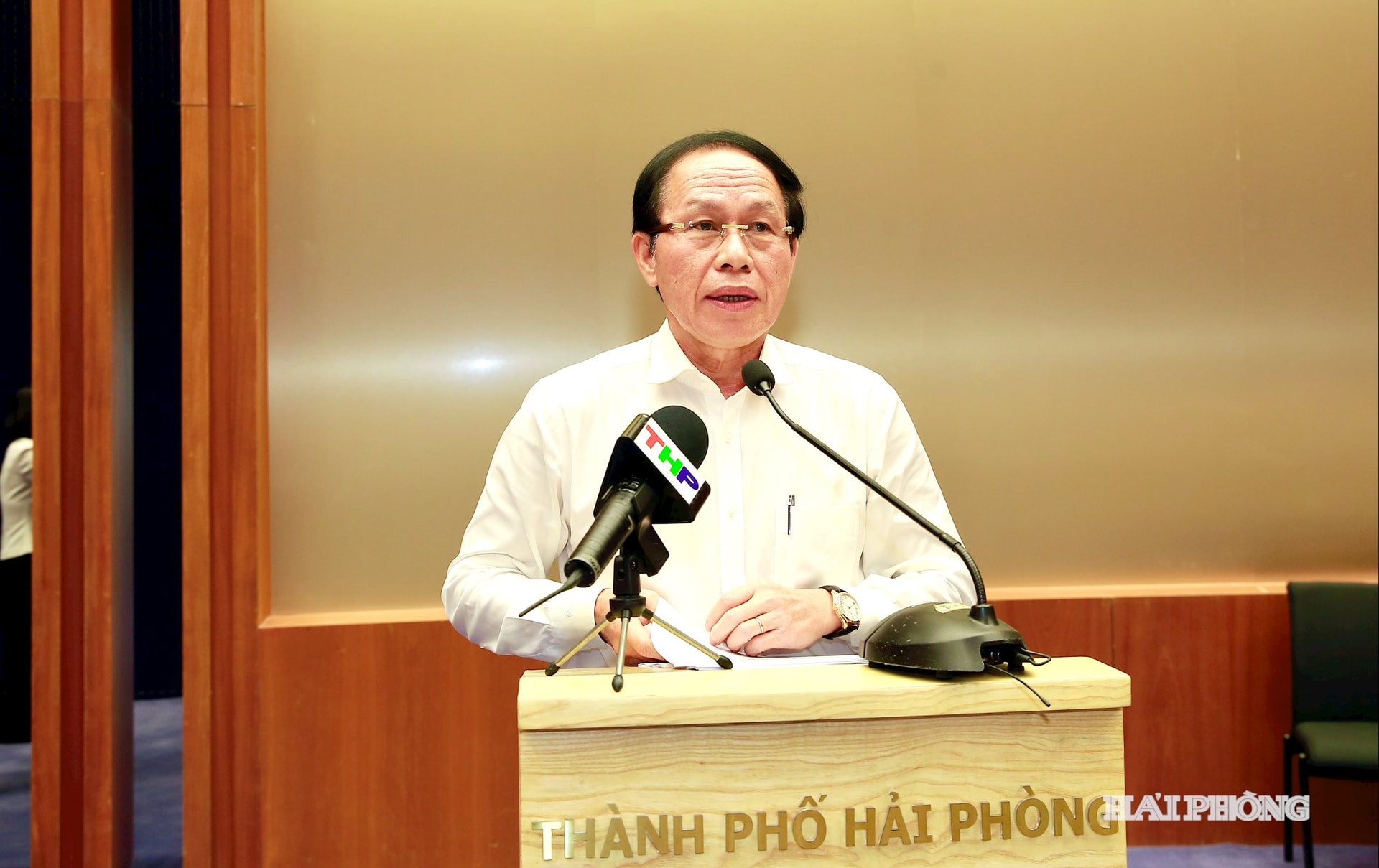 Đồng chí Lê Tiến Châu, Uỷ viên Trung ương Đảng, Bí thư Thành uỷ, Trưởng đoàn đại biểu Quốc hội Hải Phòng phát biểu kết luận hội nghị