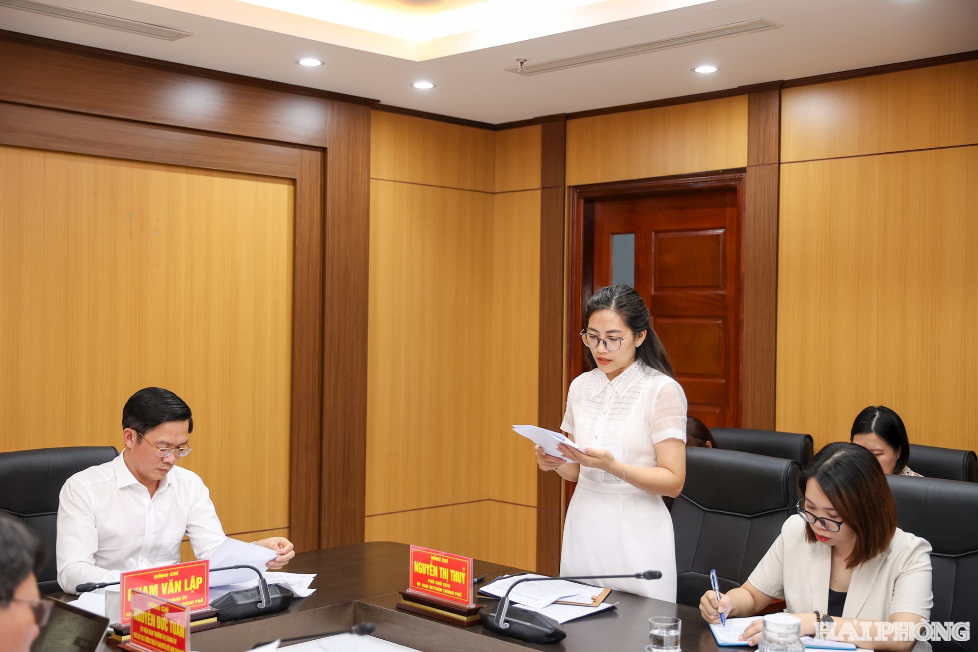 Đại diện đoàn thanh niên phát biểu