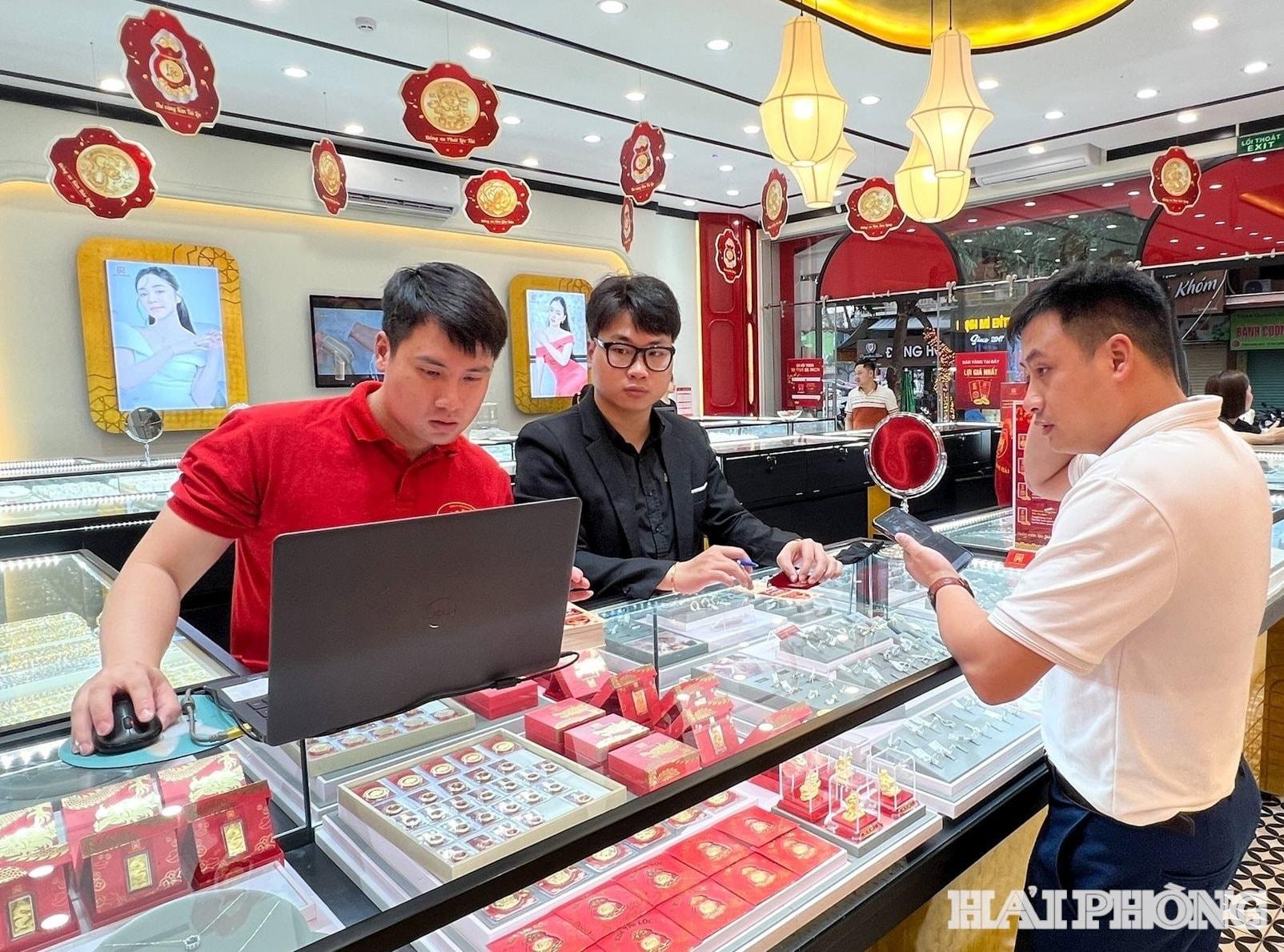 Chuyên gia dự báo giá vàng tăng