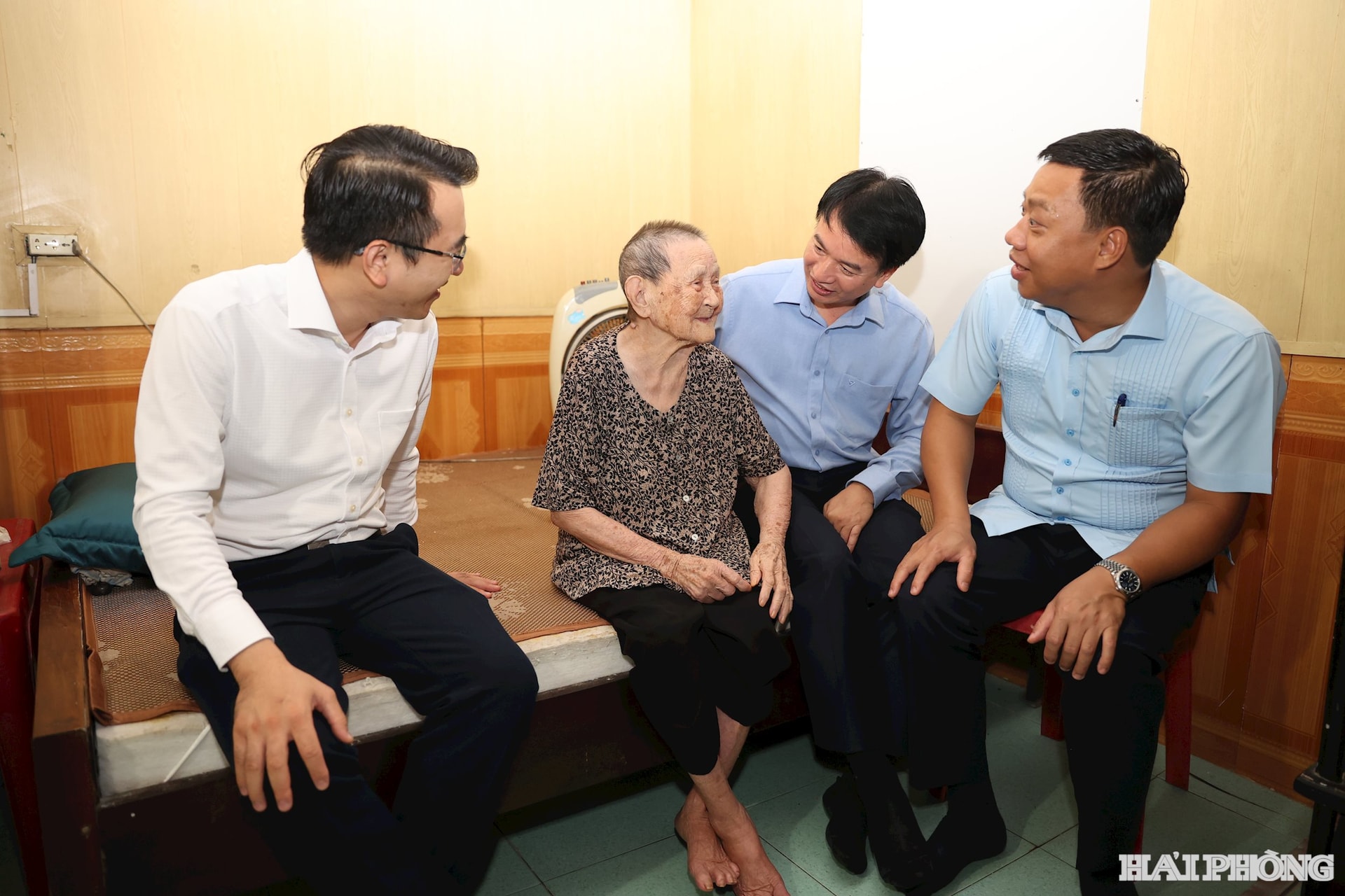 lam-viec-tai-an-phong 5