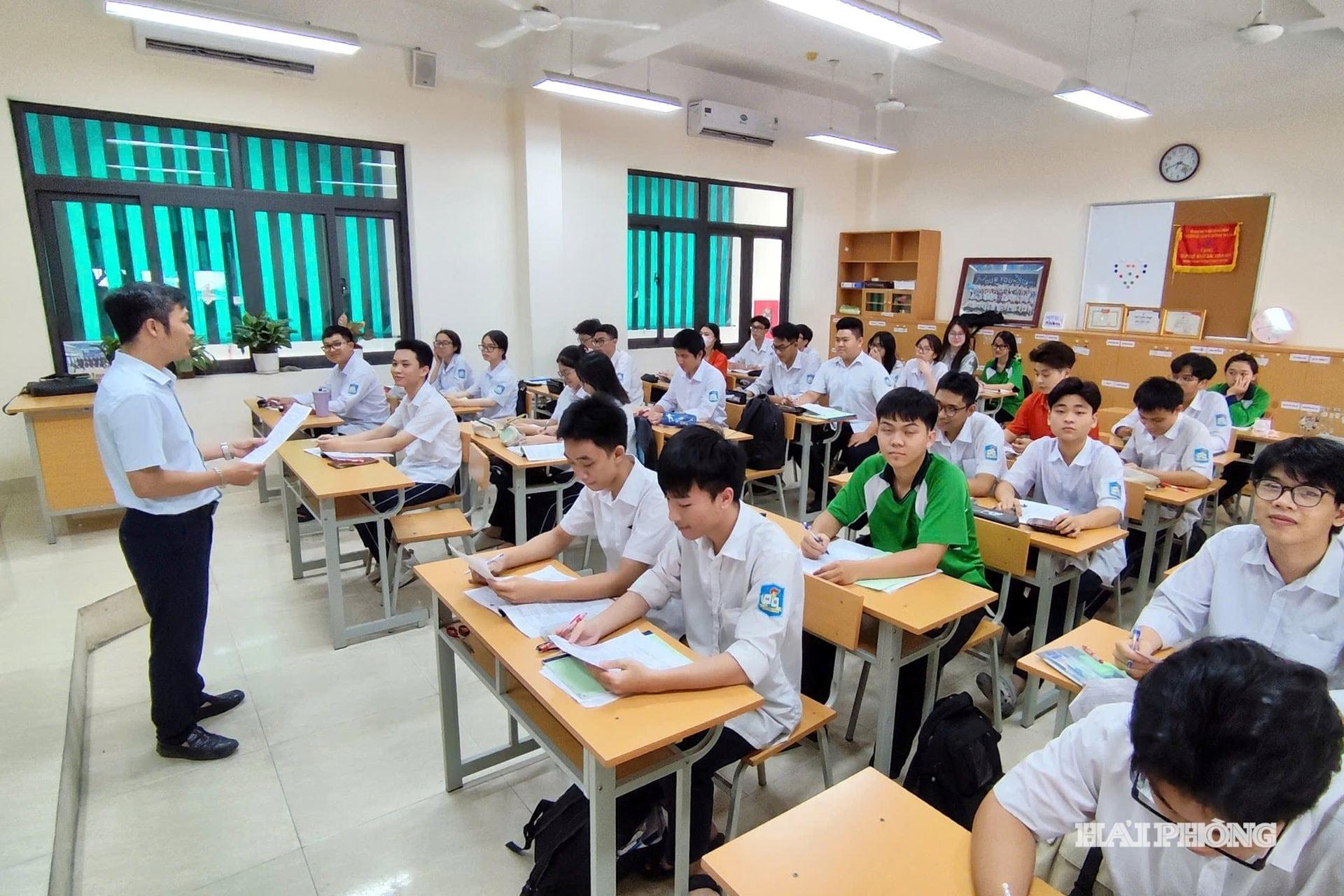 Nghị quyet số 71 xác định toàn xã hội có trách nhiệm chăm lo, tham gia đóng góp nguồn lực và giám sát phát triển giáo dục.