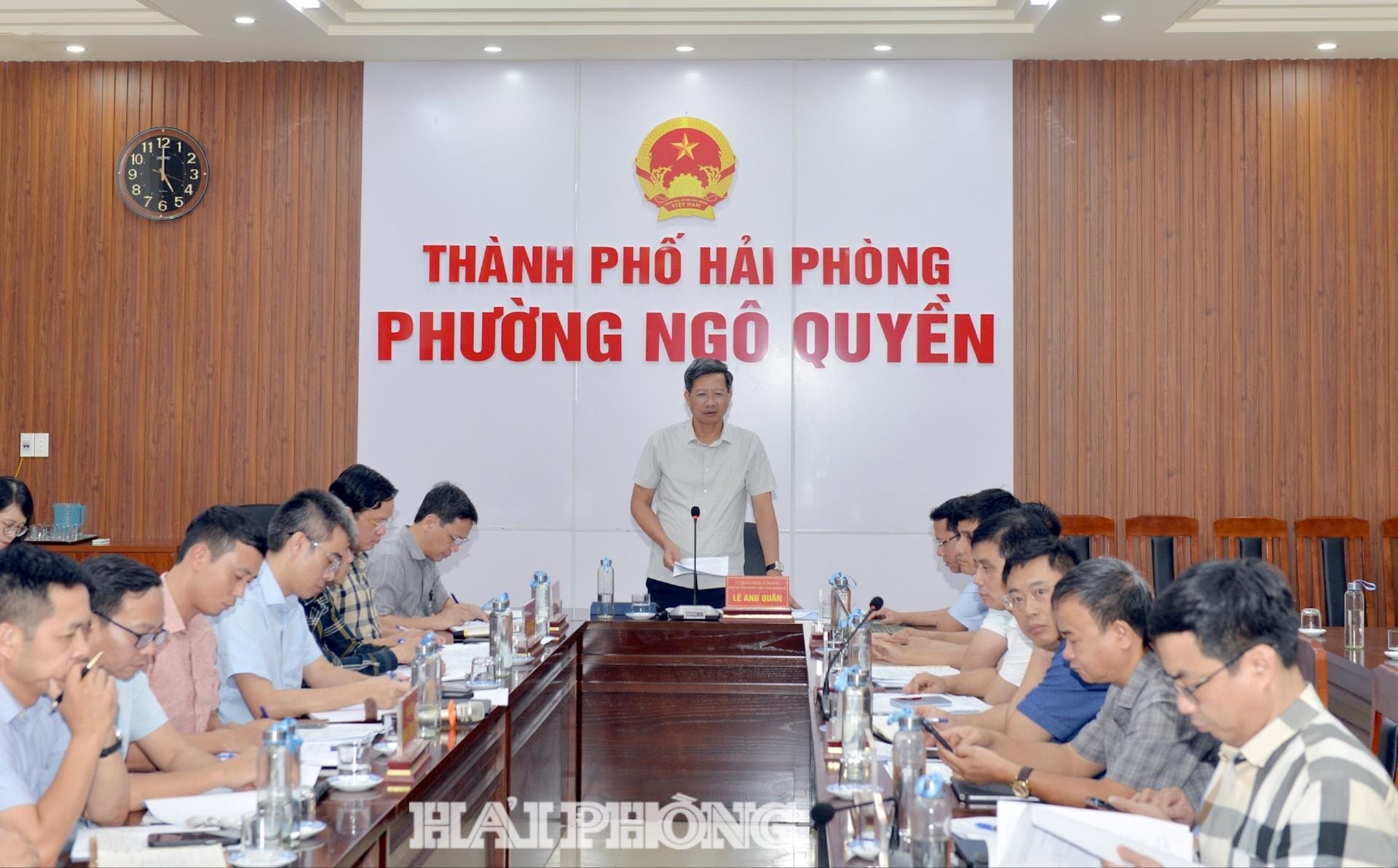 Đồng chí Lê Anh Quân, Phó chủ tịch Thường trực UBND thành phố phát biểu kết luận cuộc làm việc.