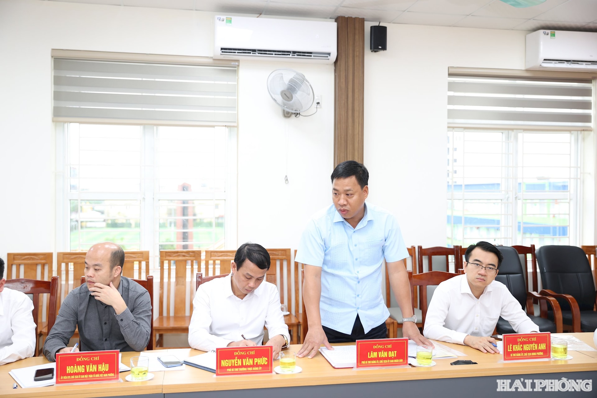 lam-viec-tai-an-phong 2