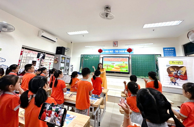 Học phí được miễn, phụ huynh vẫn đóng những khoản gì đầu năm học 2025-2026?- Ảnh 1. Học phí được miễn, phụ huynh vẫn đóng những khoản gì đầu năm học 2025-2026?- Ảnh 1.