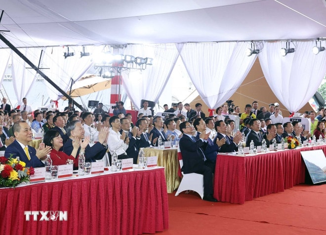 ttxvn-tong-bi-thu-va-thu-tuong-du-le-khanh-thanh-khoi-cong-cac-du-an-cong-trinh-chao-mung-80-nam-quoc-khanh-29-8219541-9.jpg