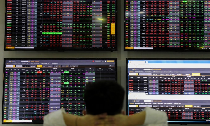 Chứng khoán giảm mạnh nhất từ đầu tháng