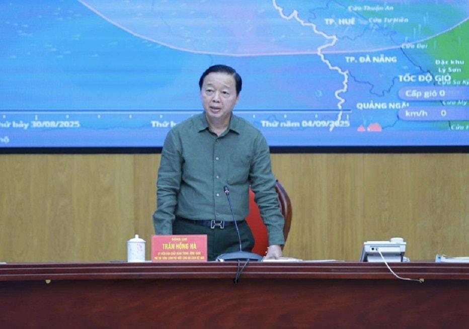 Phó Thủ tướng Trần Hồng Hà phát biểu chỉ đạo ứng phó bão số 5.