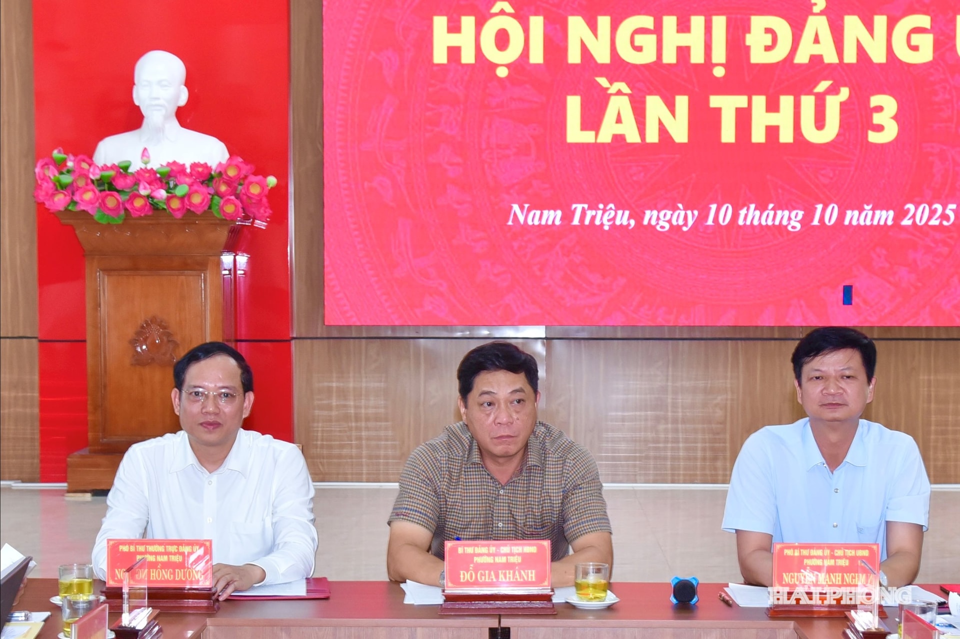 Các đại biểu dự hội nghị.