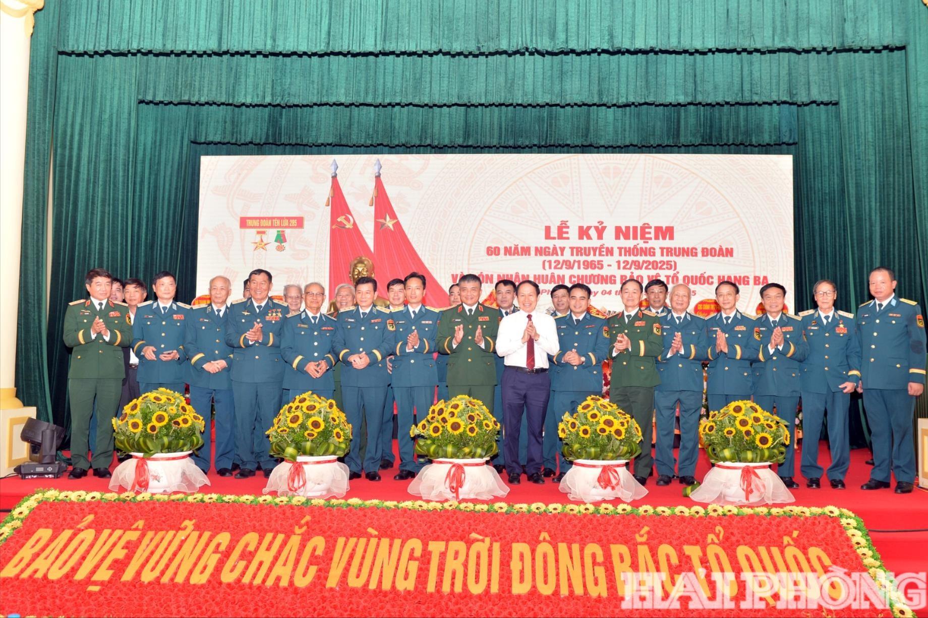 Các đại biểu dự Lễ kỷ niệm.