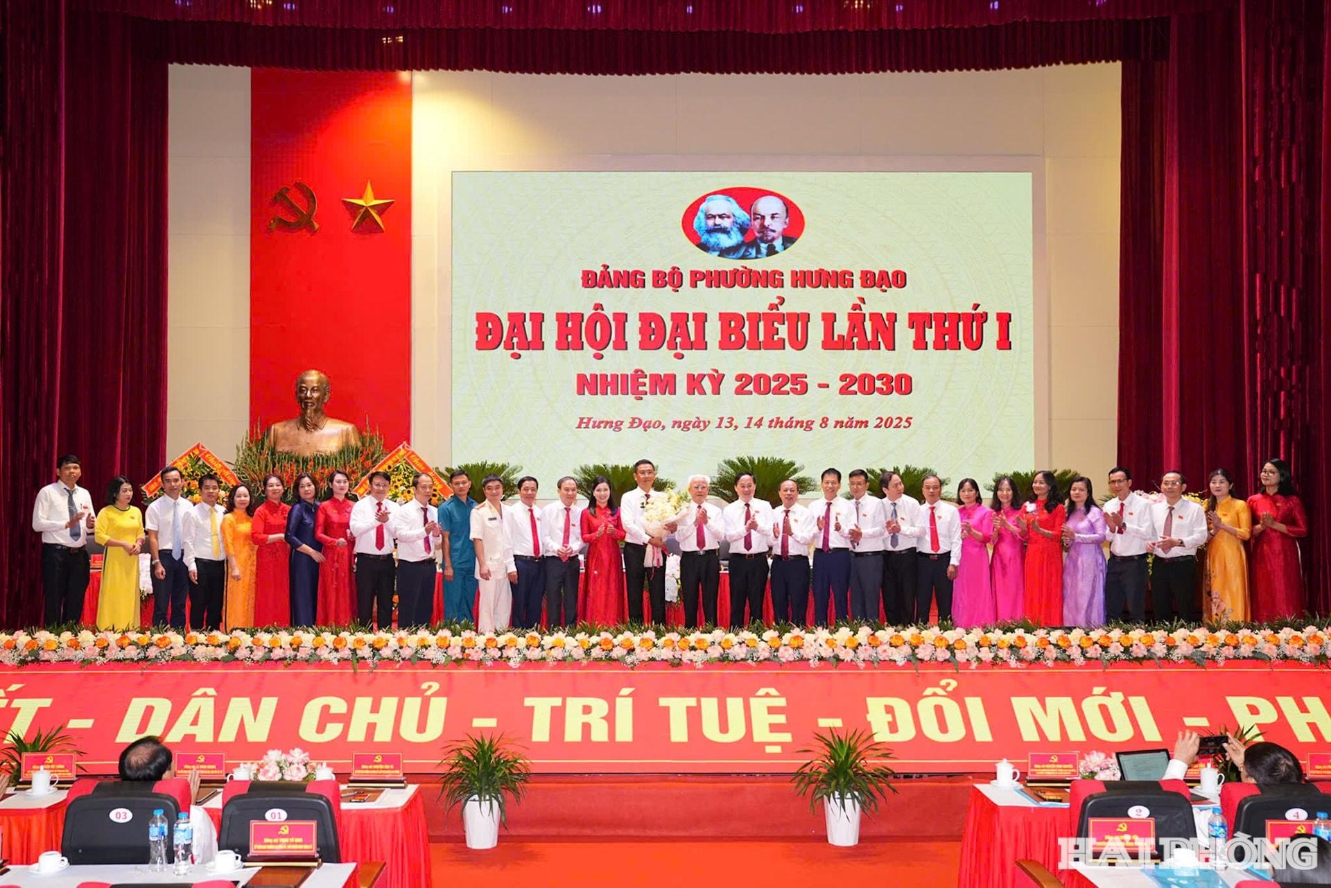 Ban chấp hành Đảng bộ phường Hưng Đạo nhiệm kỳ 2025-2030 ra mắt đại hội