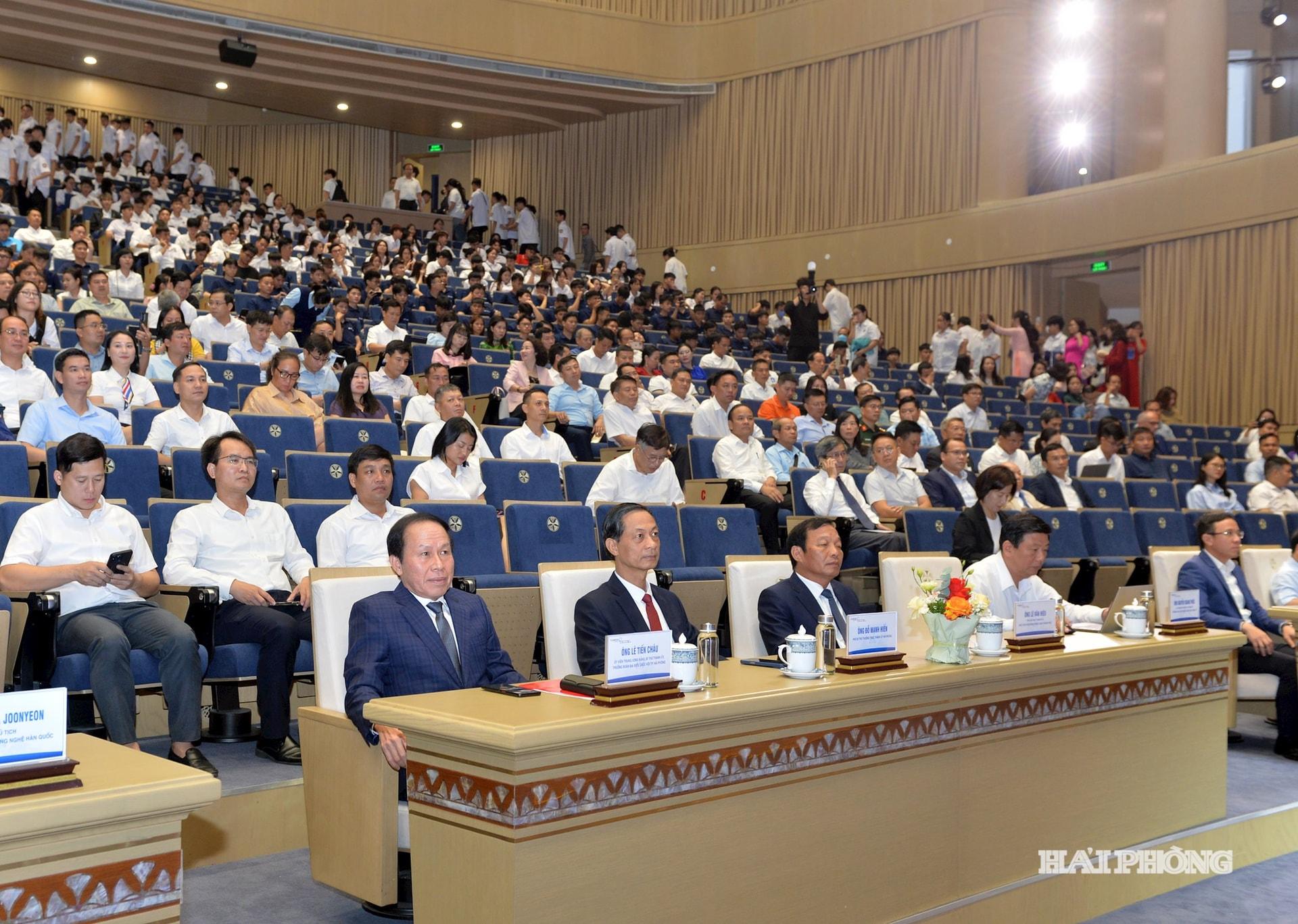 Các đại biểu dự Khai mạc TECHFEST Hải Phòng 2025