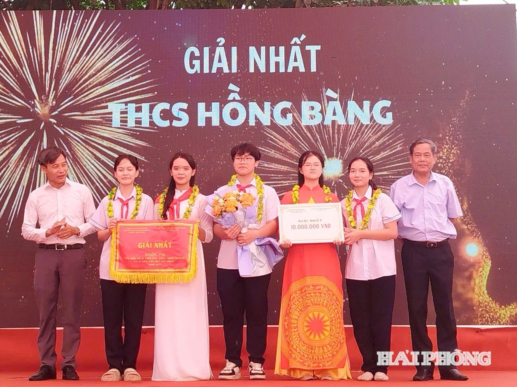 Đội thi Trường THCS Hồng Bàng giành giải nhất cuộc thi