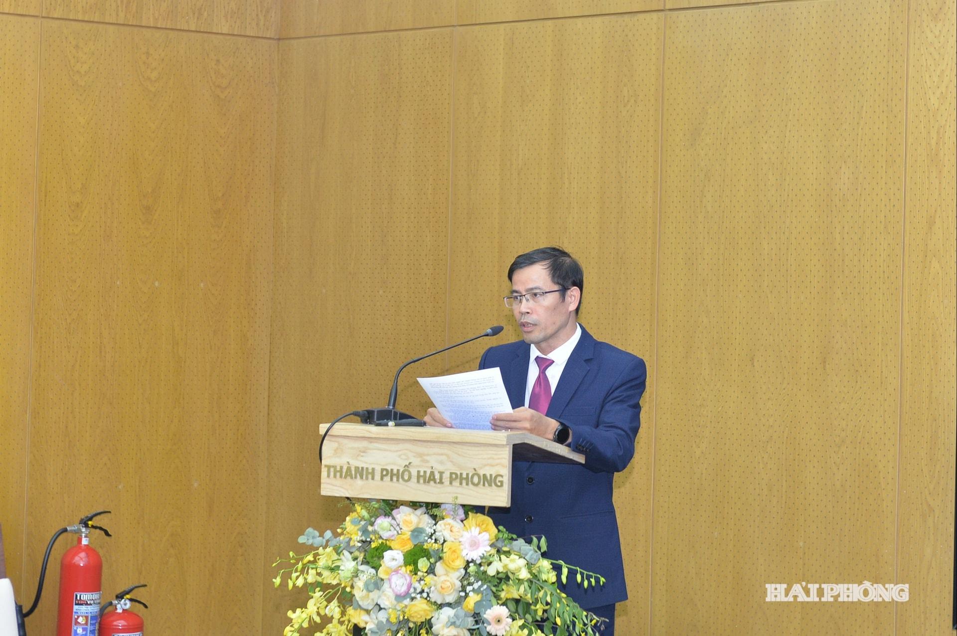 Đồng chí Vũ Đại Thắng, Phó giám đốc Sở KHCN phát biểu khai mạc hội thảo