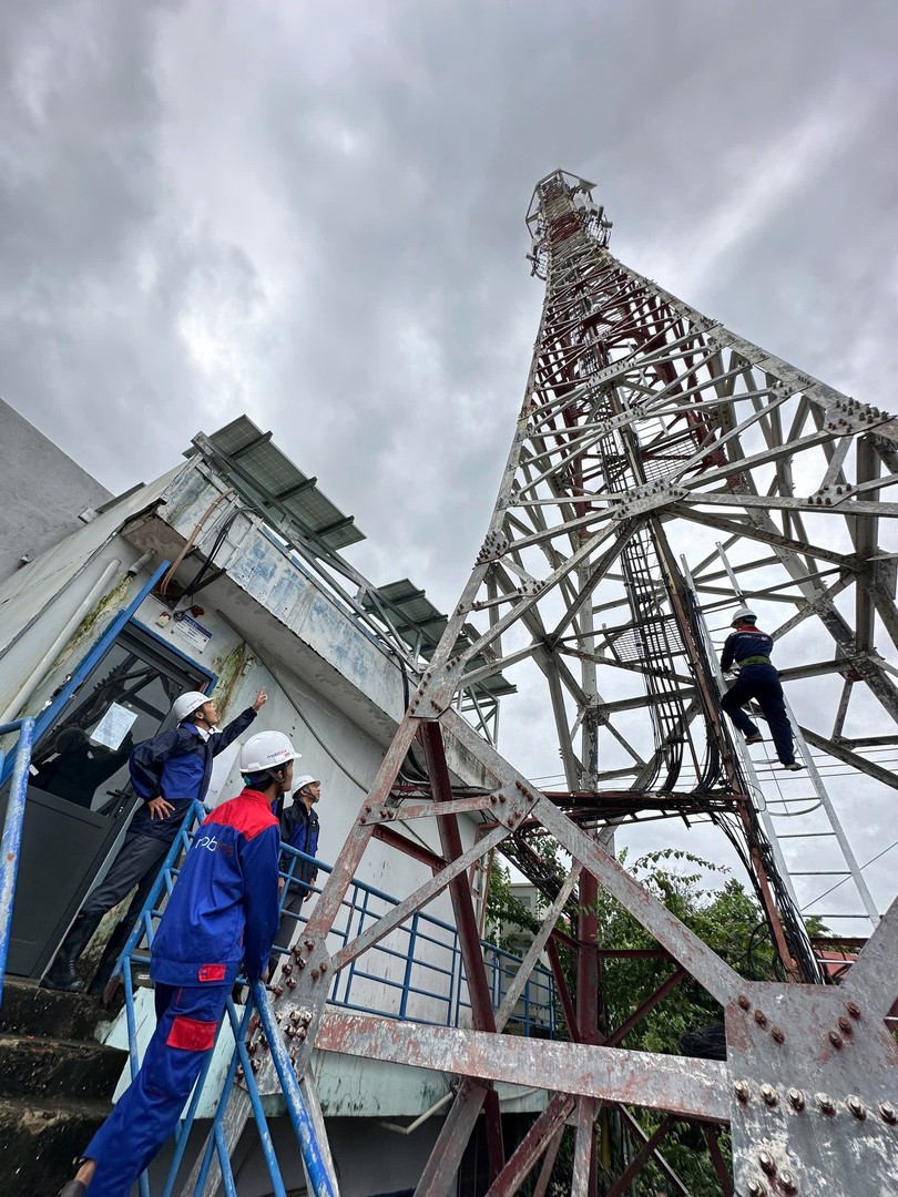 4 cột tự đứng.JPG