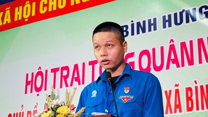 Tân binh Phạm Quốc Thắng chia sẻ niềm tự hào khi được nhập ngũ. Ảnh: ĐÌNH DƯ