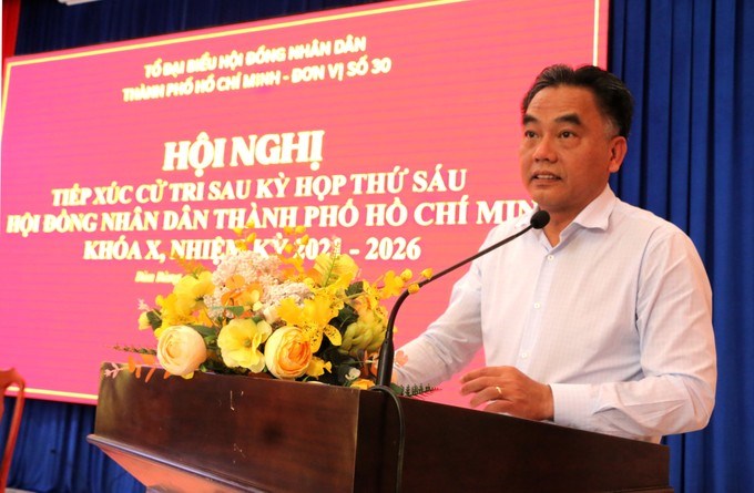 Đồng ch&iacute; Nguyễn Lộc H&agrave; giải đ&aacute;p một số thắc mắc của cử tri. (Ảnh: SGGP)