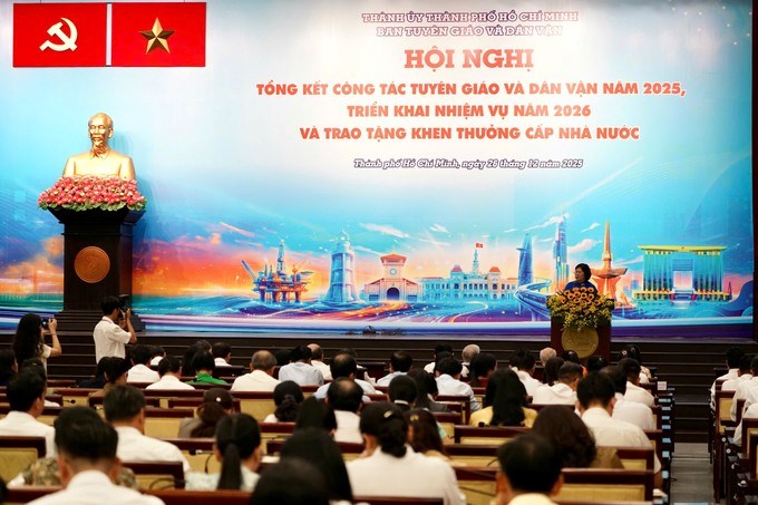 Ph&oacute; B&iacute; thư Th&agrave;nh ủy TPHCM Văn Thị Bạch Tuyết ph&aacute;t biểu chỉ đạo. (Ảnh: SGGP)