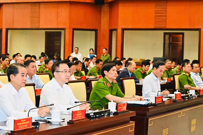 Ph&oacute; B&iacute; thư Th&agrave;nh ủy TPHCM Đặng Minh Th&ocirc;ng c&ugrave;ng đại biểu dự hội nghị. (Ảnh: SGGP)