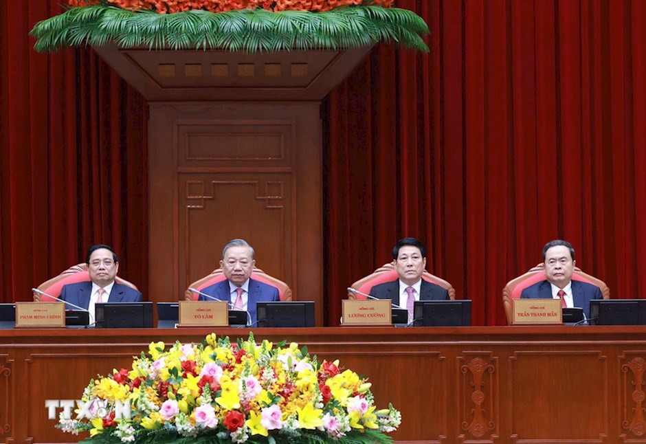 Tổng B&iacute; thư T&ocirc; L&acirc;m, Chủ tịch nước Lương Cường, Thủ tướng Phạm Minh Ch&iacute;nh, Chủ tịch Quốc hội Trần Thanh Mẫn chủ tr&igrave; hội nghị. (Ảnh: TTXVN)