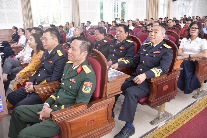 Các đại biểu tham dự buổi lễ