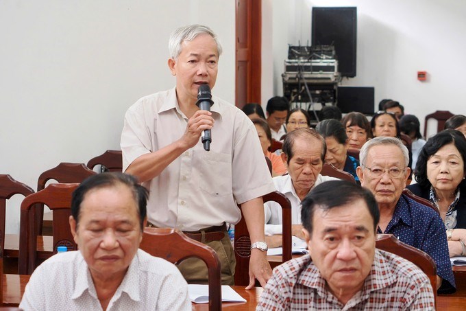 Cử tri Nguyễn Quang Hiệp đề xuất đầu tư mở rộng bệnh viện, trường học. (Ảnh: SGGP)