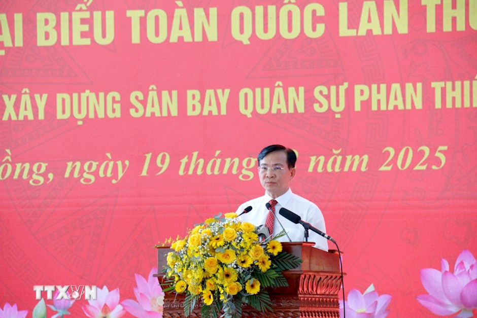 Ông Hồ Văn Mười, Chủ tịch Ủy ban Nhân dân tỉnh Lâm Đồng phát biểu tại Lễ khánh thành. (Ảnh: TTXVN)