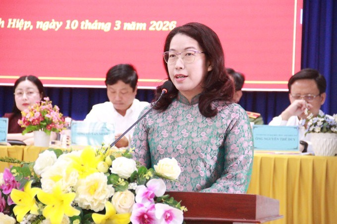 Người ứng cử HĐND TPHCM Bùi Trần Quỳnh Ngọc trình bày chương trình hành động