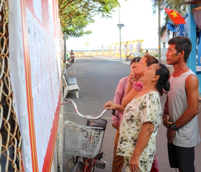 Cử tri xã Thạnh An theo dõi danh sách, tiểu sử người ứng cử