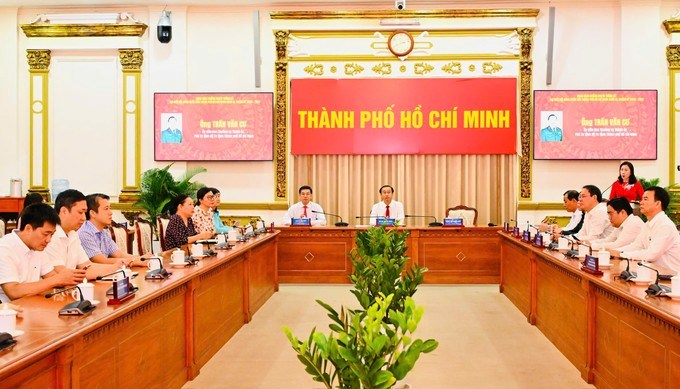 Các đồng chí dự hội nghị. Ảnh: VIỆT DŨNG