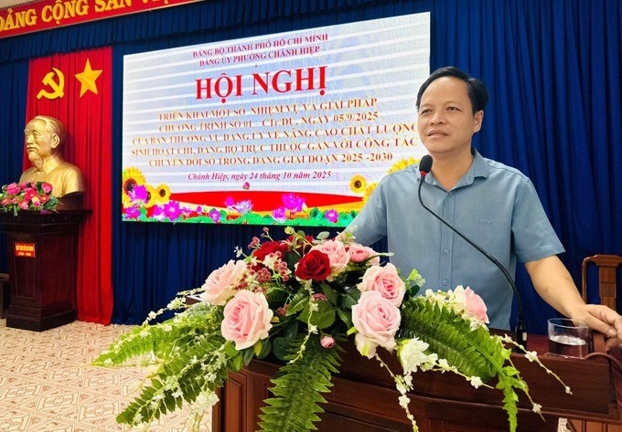 Bí thư Đảng ủy, Chủ tịch HĐND phường Chánh Hiệp Nguyễn Hữu Thạnh phát biểu tại hội nghị