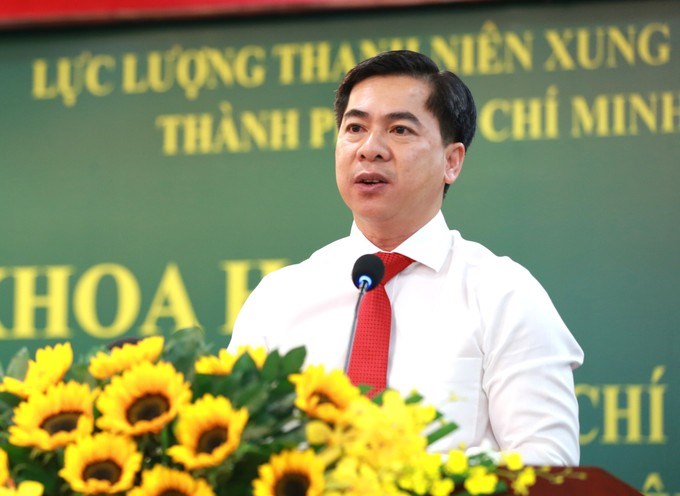 Chỉ huy Trưởng Lực lượng TNXP TPHCM Triệu Đỗ Hồng Phước phát biểu khai mạc hội thảo. (Ảnh: SGGP)