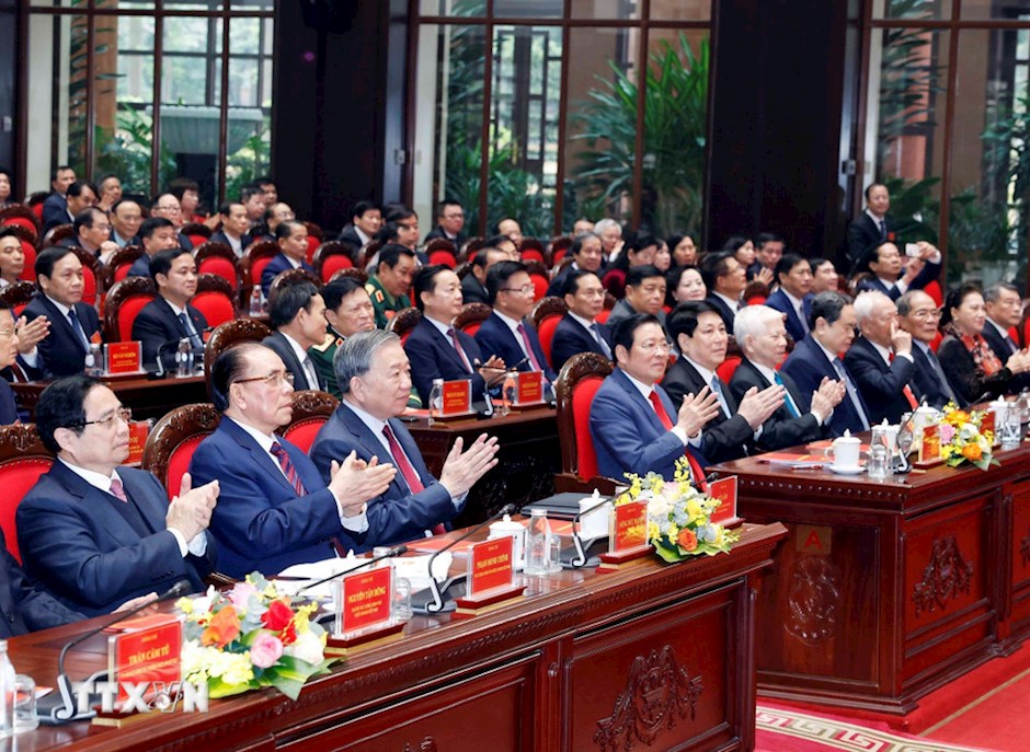 Tổng B&iacute; thư T&ocirc; L&acirc;m v&agrave; c&aacute;c đại biểu tại Lễ kỷ niệm. (Ảnh: TTXVN)