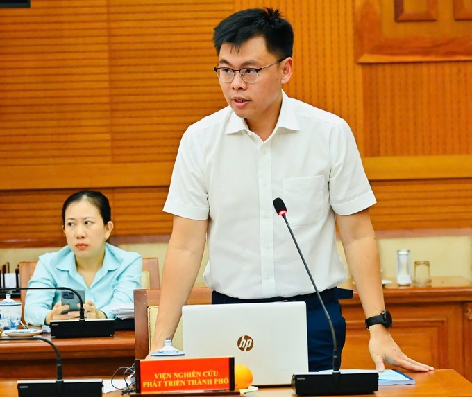 TS. Trương Minh Huy Vũ, Viện trưởng Viện Nghi&ecirc;n cứu ph&aacute;t triển TPHCM ph&aacute;t biểu. (Ảnh SGGP)