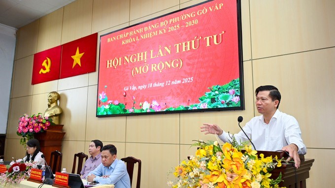 Đồng chí Trần Văn Tuấn, Ủy viên Ban Thường vụ Thành ủy, Phó Chủ tịch HĐND TPHCM phát biểu chỉ đạo hội nghị