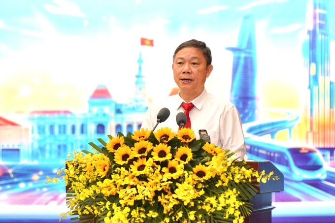 Trưởng Ban Tuy&ecirc;n gi&aacute;o v&agrave; D&acirc;n vận Th&agrave;nh ủy TPHCM Dương Anh Đức ph&aacute;t biểu. (Ảnh: SGGP)