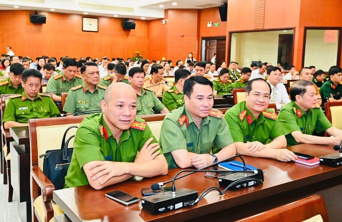 L&atilde;nh đạo c&aacute;c ph&ograve;ng, đơn vị thuộc C&ocirc;ng an TPHCM dự hội nghị. (Ảnh: SGGP)