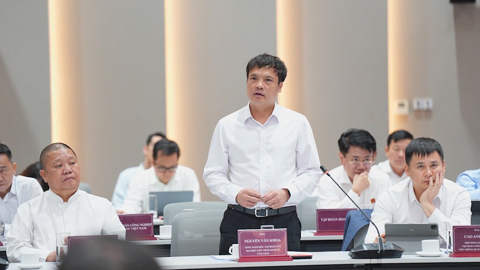 &Ocirc;ng Nguyễn Văn Khoa, Tổng Gi&aacute;m đốc Tập đo&agrave;n FPT ph&aacute;t biểu.