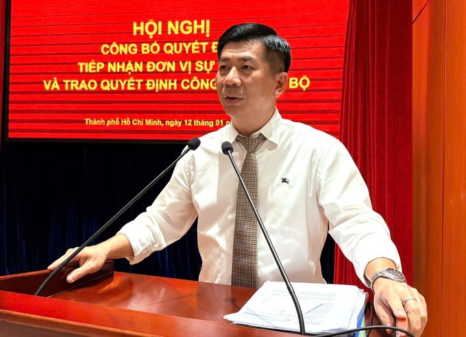 Gi&aacute;m đốc Nh&agrave; văn h&oacute;a Thanh ni&ecirc;n TPHCM Nguyễn Hồng Ph&uacute;c ph&aacute;t biểu tại hội nghị. (Ảnh: SGGP)