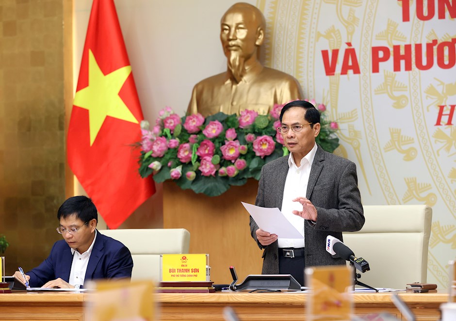 Ph&oacute; Thủ tướng y&ecirc;u cầu c&aacute;c bộ, ng&agrave;nh, địa phương phải x&aacute;c định c&ocirc;ng t&aacute;c chống bu&ocirc;n lậu, gian lận thương mại, h&agrave;ng giả l&agrave; nhiệm vụ trọng t&acirc;m, ưu ti&ecirc;n h&agrave;ng đầu, l&acirc;u d&agrave;i, thường xuy&ecirc;n li&ecirc;n tục. (Ảnh: VGP)