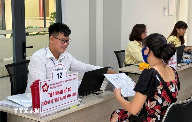 C&aacute;n bộ, chuy&ecirc;n vi&ecirc;n từ Th&agrave;nh phố được 