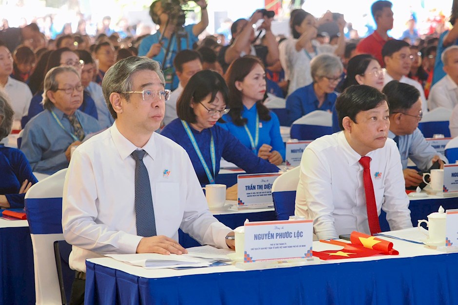 Đồng ch&iacute; V&otilde; Văn Minh v&agrave; đồng ch&iacute; Nguyễn Phước Lộc dự đại hội. (Ảnh: SGGP)