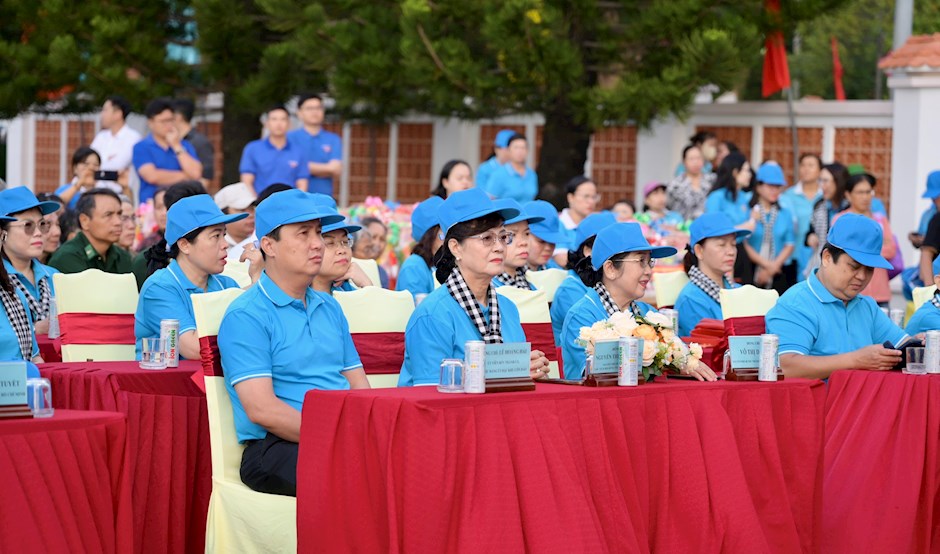 Đại biểu dự lễ phát động chương trình. (Ảnh: SGGP)