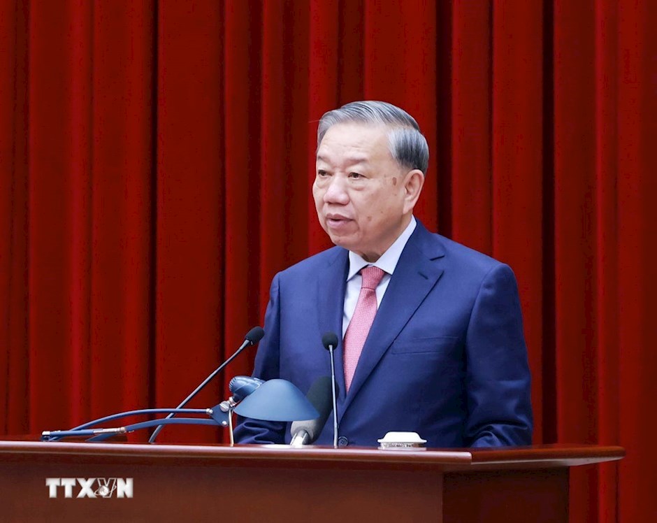 Tổng B&iacute; thư T&ocirc; L&acirc;m ph&aacute;t biểu khai mạc Hội nghị lần thứ 15 Ban Chấp h&agrave;nh Trung ương Đảng kh&oacute;a XIII. (Ảnh: TTXVN)