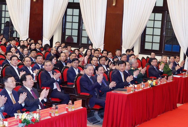 Tổng B&iacute; thư T&ocirc; L&acirc;m v&agrave; c&aacute;c đại biểu tham dự hội nghị. (Ảnh: TTXVN)