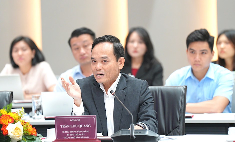 B&iacute; thư Th&agrave;nh ủy TPHCM Trần Lưu Quang ph&aacute;t biểu tại buổi l&agrave;m việc. 