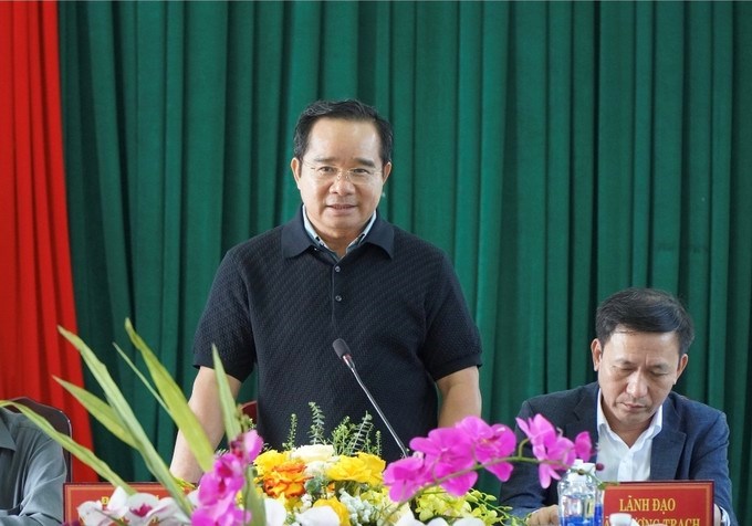 Đồng ch&iacute; Nguyễn Văn Được ph&aacute;t biểu tại buổi l&agrave;m việc với l&atilde;nh đạo x&atilde; Thượng Trạch. (Ảnh: SGGP)