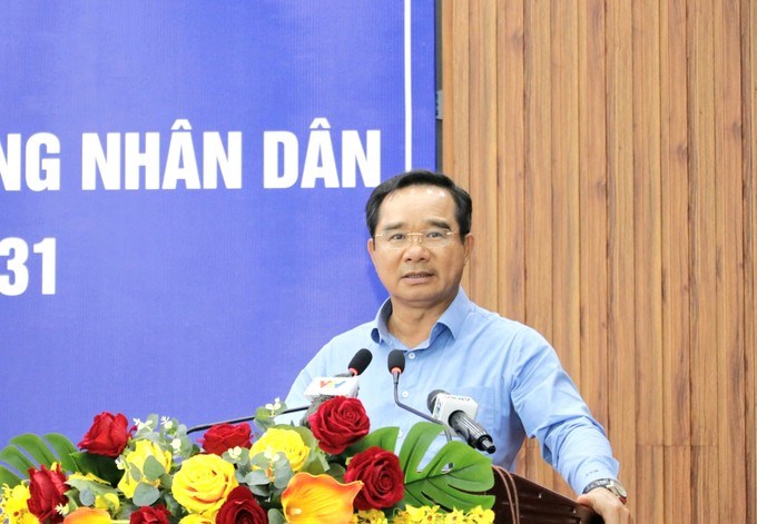 Chủ tịch UBND TPHCM Nguyễn Văn Được phát biểu tại buổi tiếp xúc cử tri. (Ảnh: SGGP)