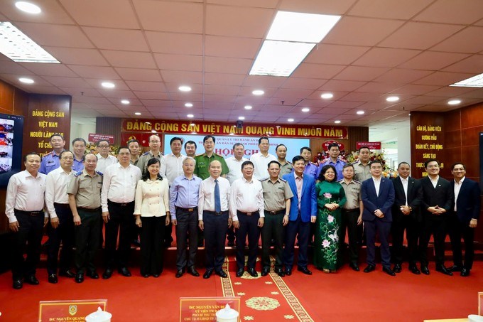 Đại biểu chụp h&igrave;nh lưu niệm tại hội nghị. (Ảnh: SGGP)